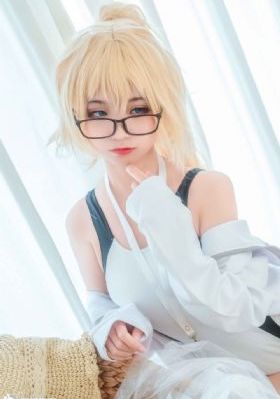 中国厕所美女撒尿bbb_吉吉电影在线观看