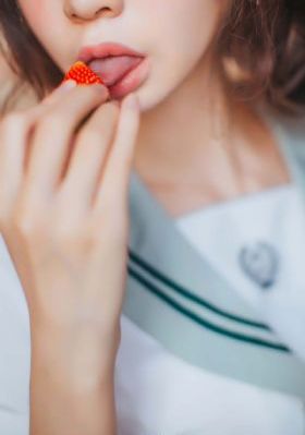两个小婕子和我做受_超清在线播放